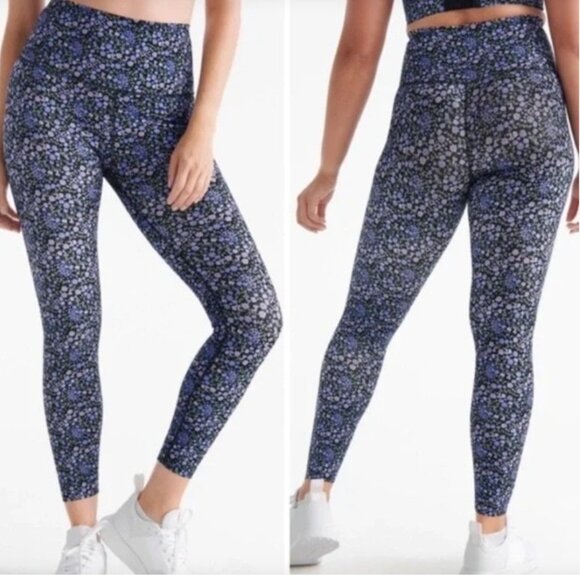 Knix Plus size leggings - Picture 1 of 5